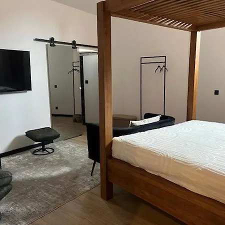 chez Jess chambre d'hôte a UZES *