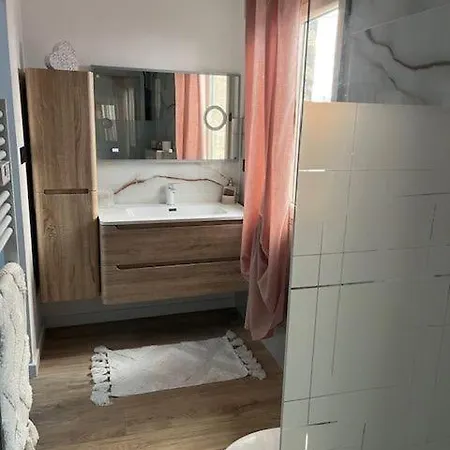 Chez Jess Chambre D'Hote A Uzes Oda ve Kahvaltı *
